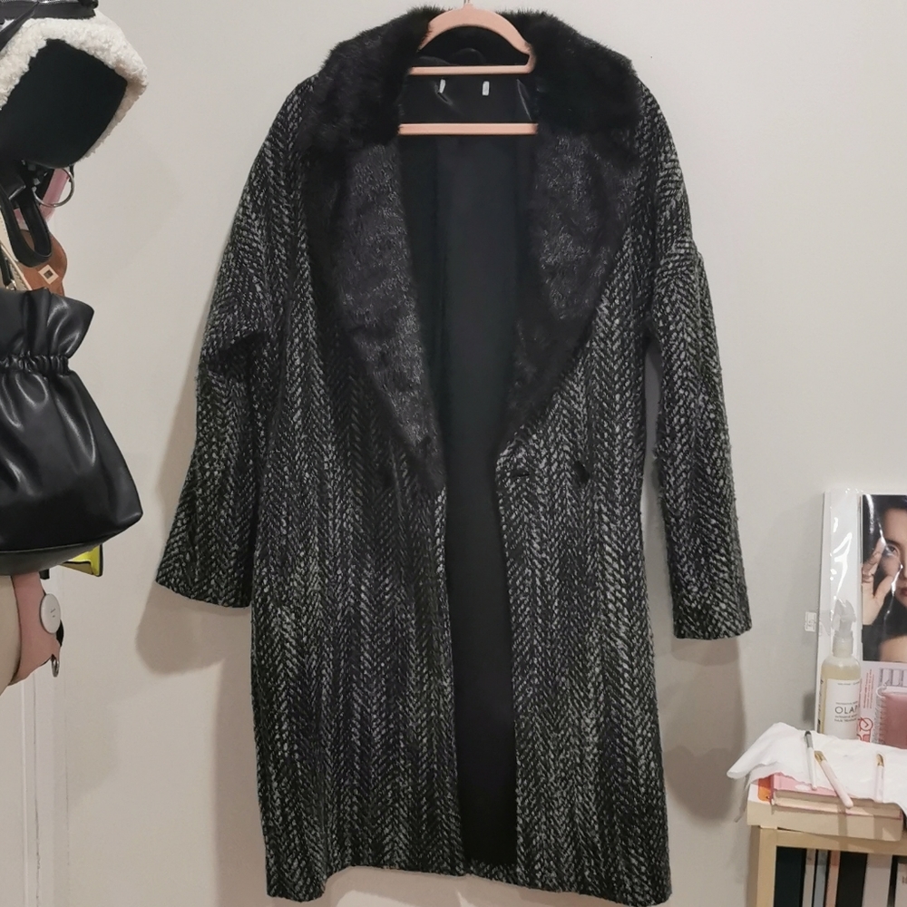 🌸 Faux fur lined gray coat 🌸